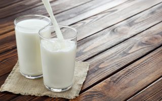 kandungan gizi susu yang penting untuk tumbuh kembang anak