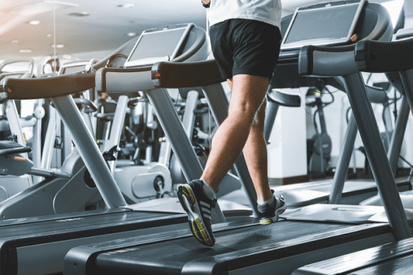 alat olahraga di gym